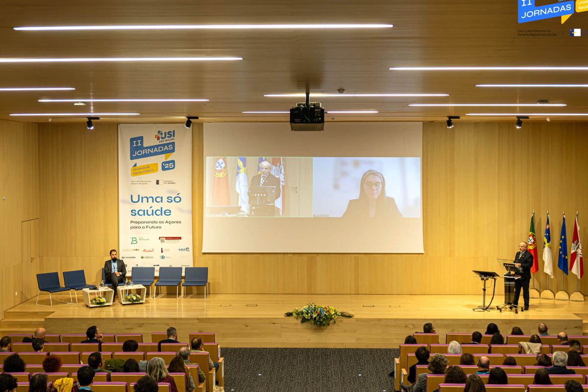 Pop-up backdrop para fotografias oficiais do evento